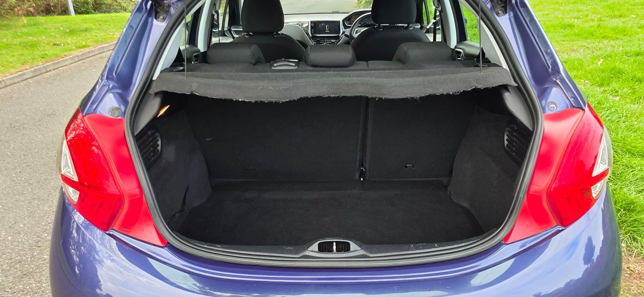 Peugeot 208 view 42