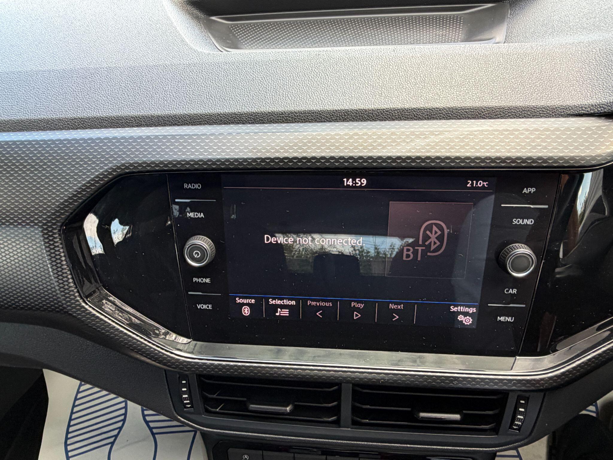 Volkswagen T-Cross view 17