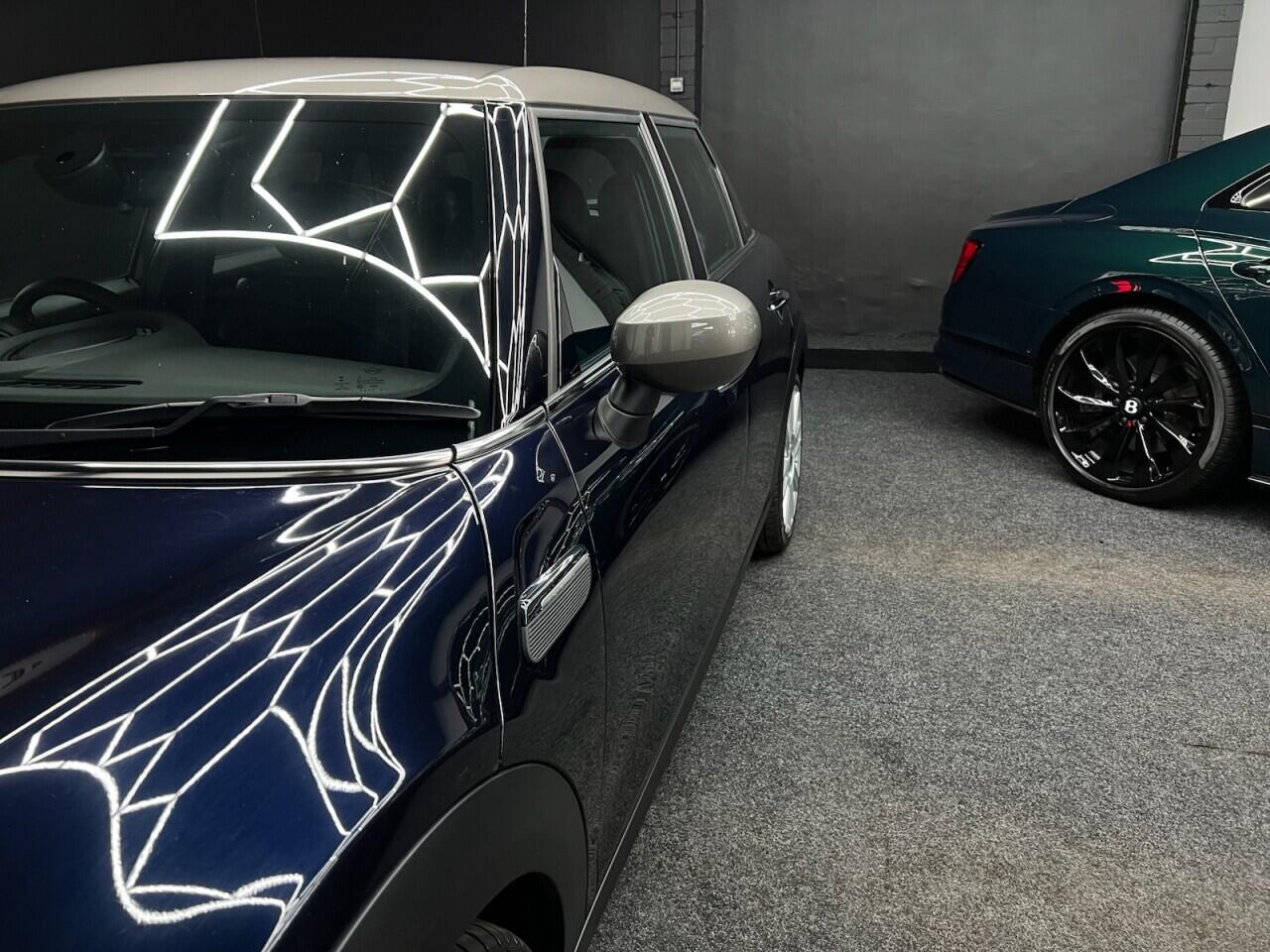 Mini Hatch view 24