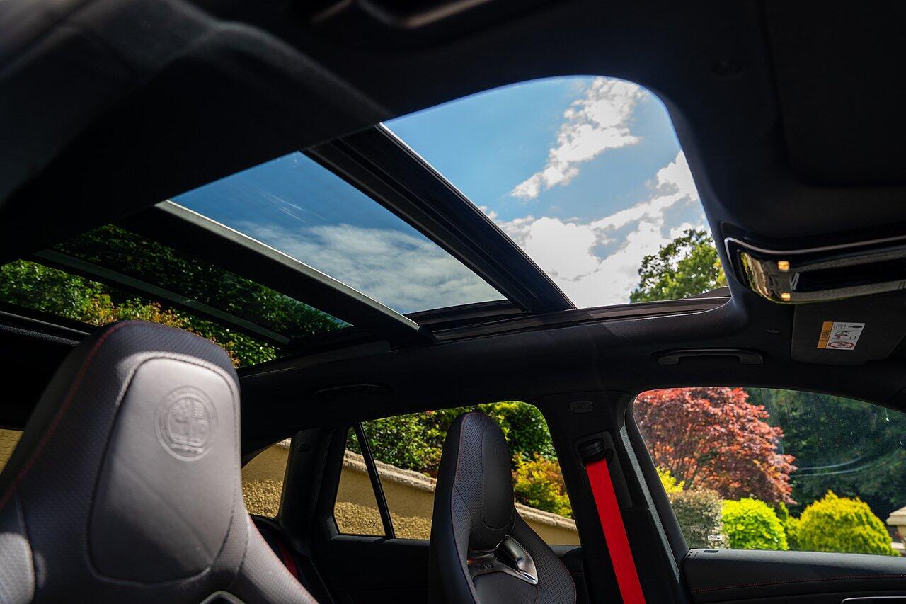 Mercedes-Benz GLC view 38