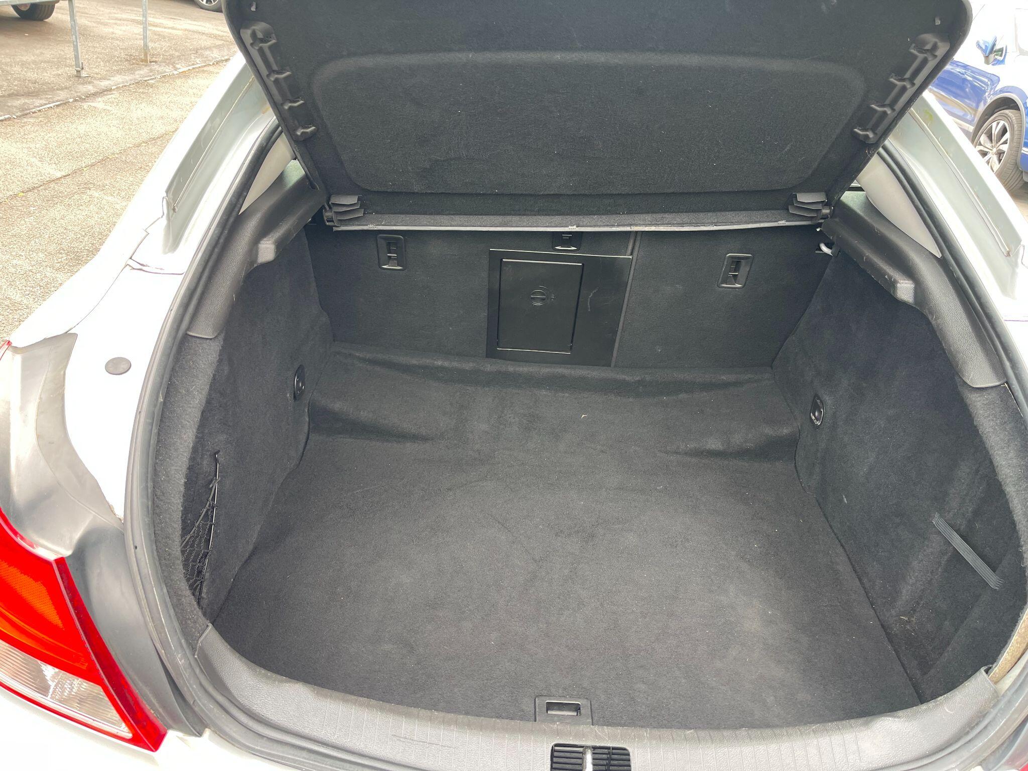 Vauxhall Insignia view 22