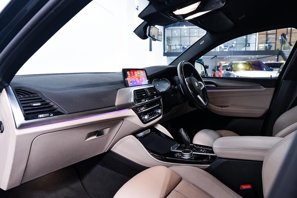 BMW X4 view 14