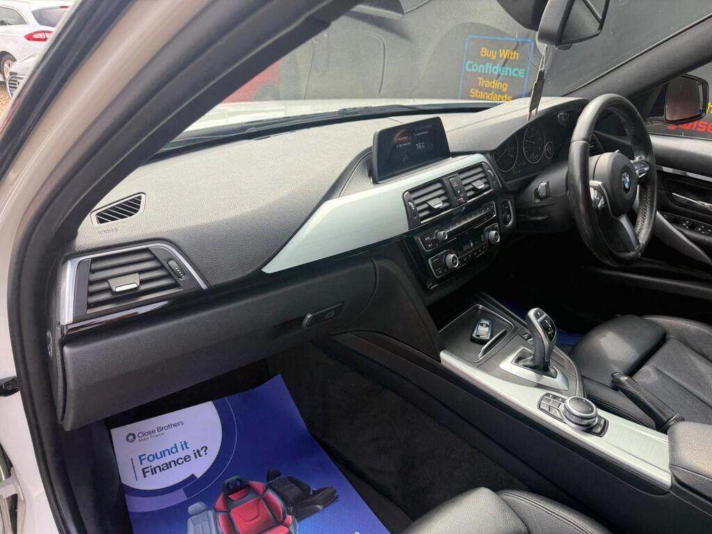 BMW 3 Series view 22