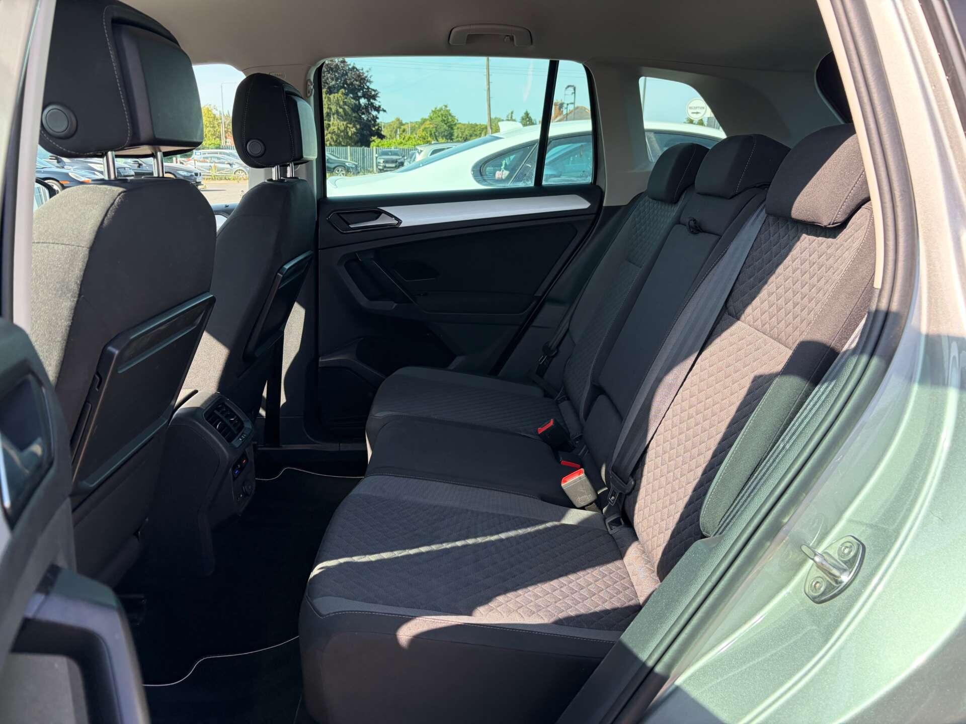Volkswagen Tiguan view 20
