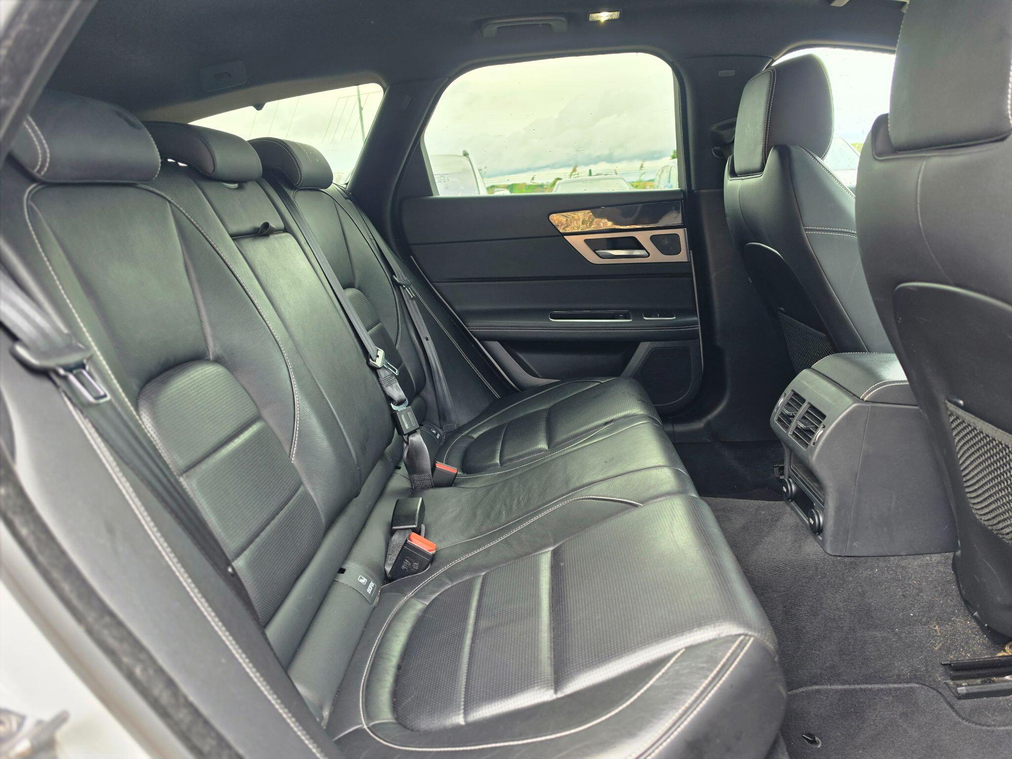 Jaguar XF view 9