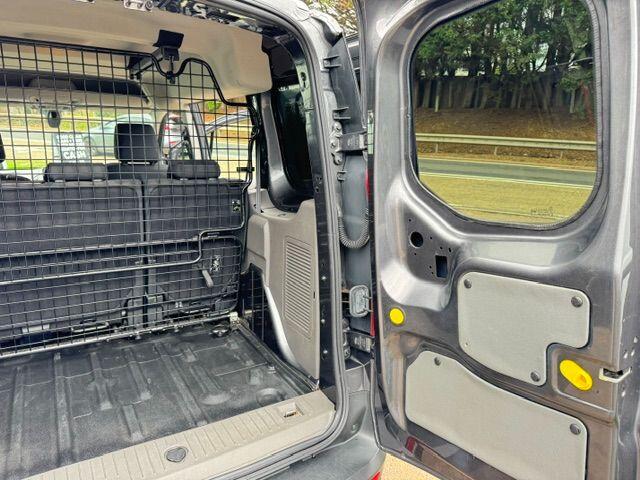 Ford Transit Connect view 18