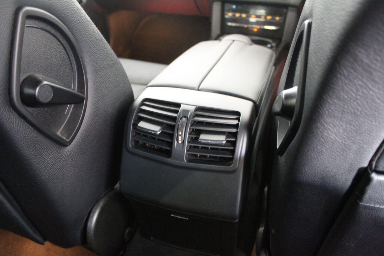 Mercedes-Benz E-Class view 53