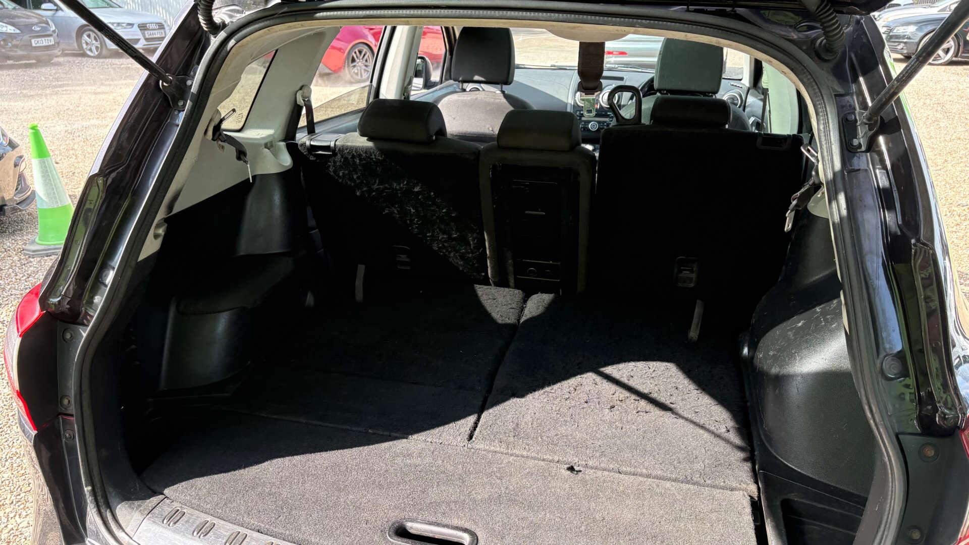 Nissan Qashqai+2 view 26
