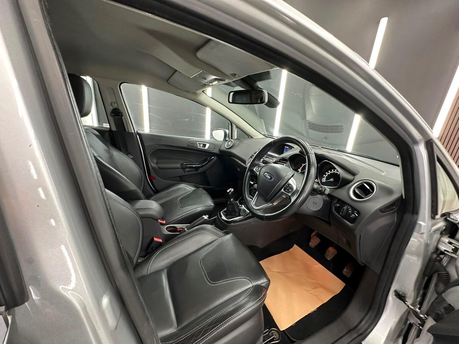 Ford Fiesta view 22