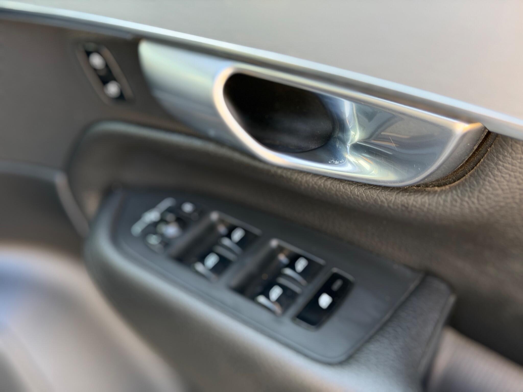 Volvo XC90 view 29