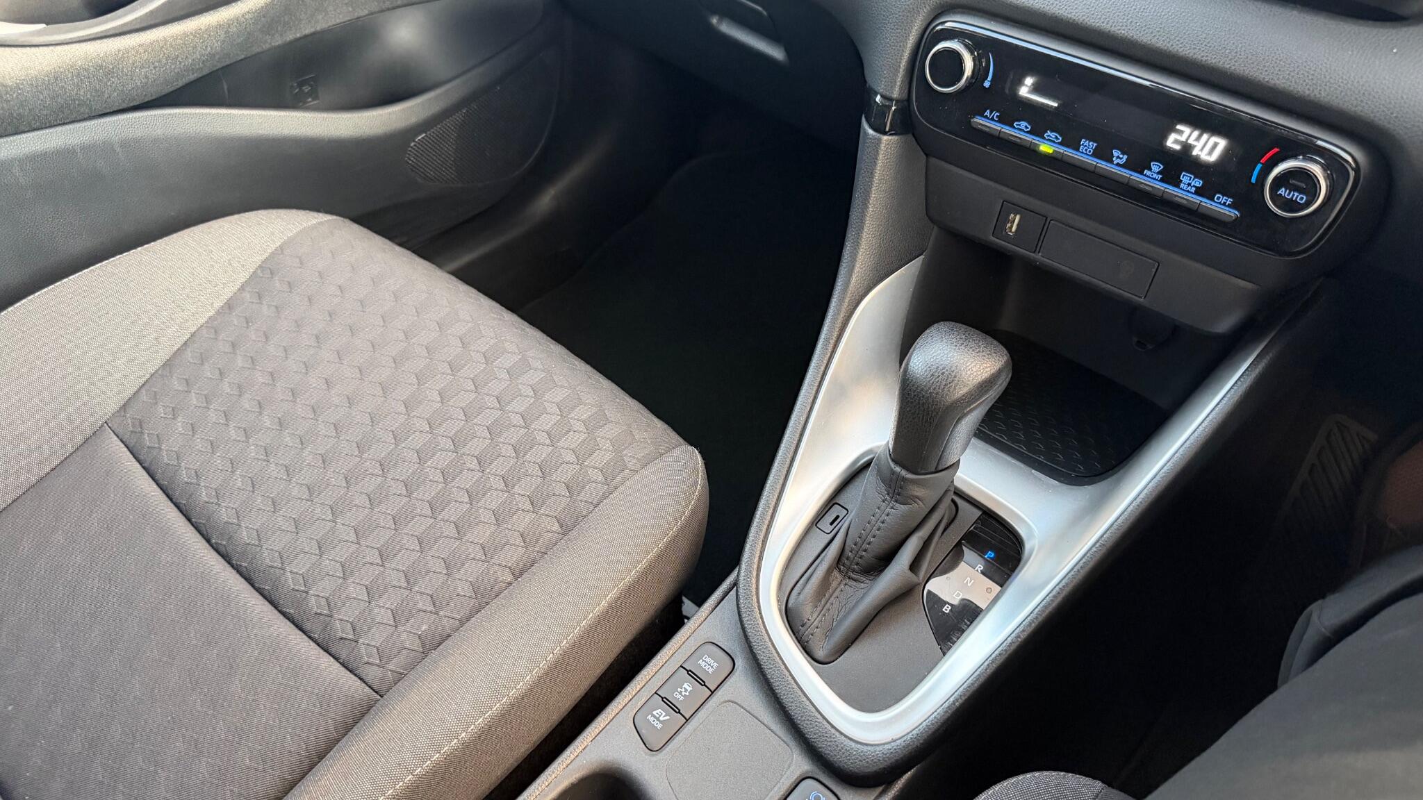 Toyota Yaris view 11