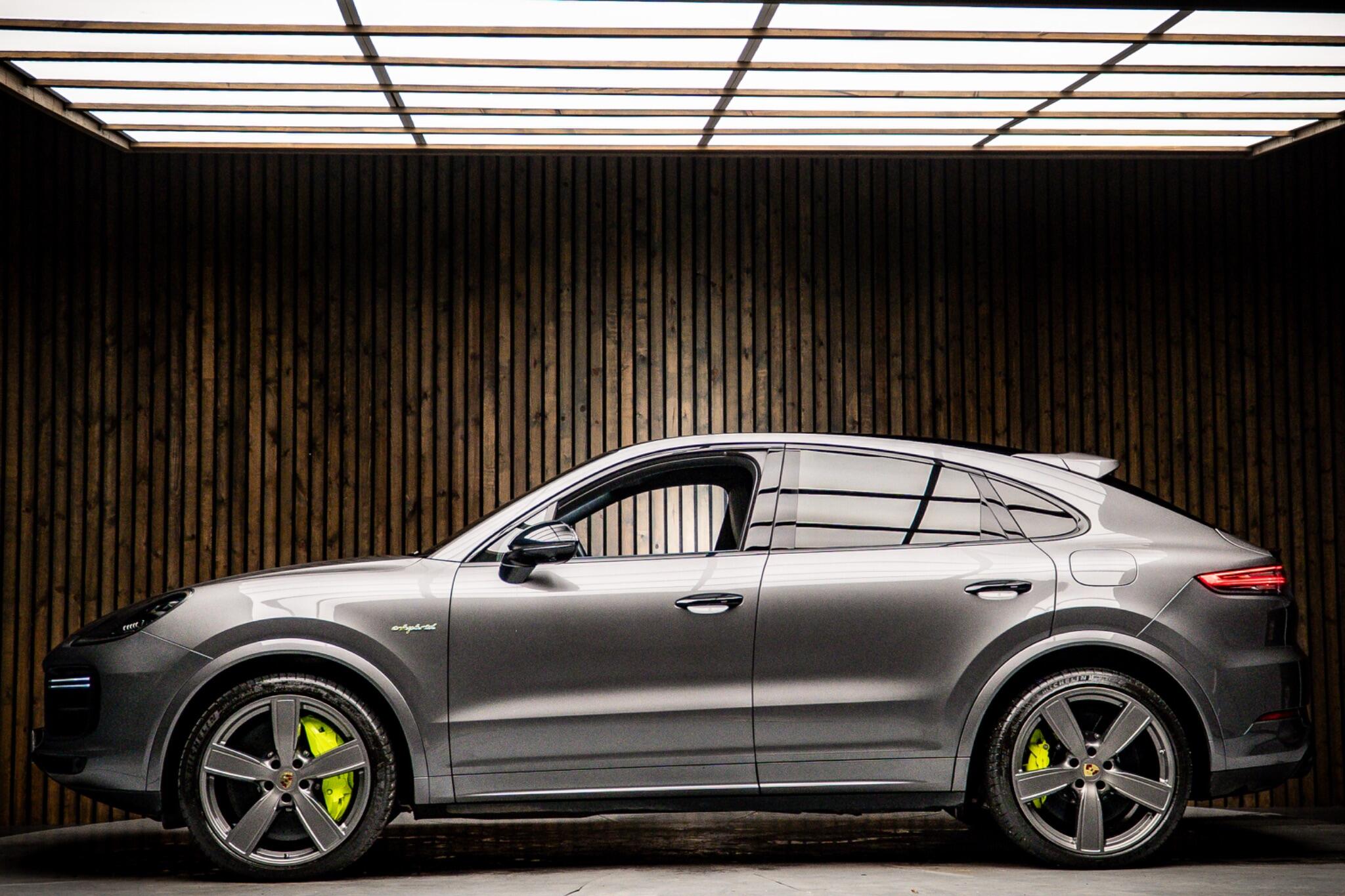Porsche Cayenne view 7