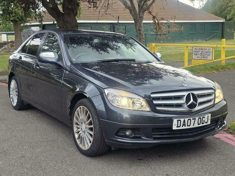 Mercedes-Benz C-Class view 26
