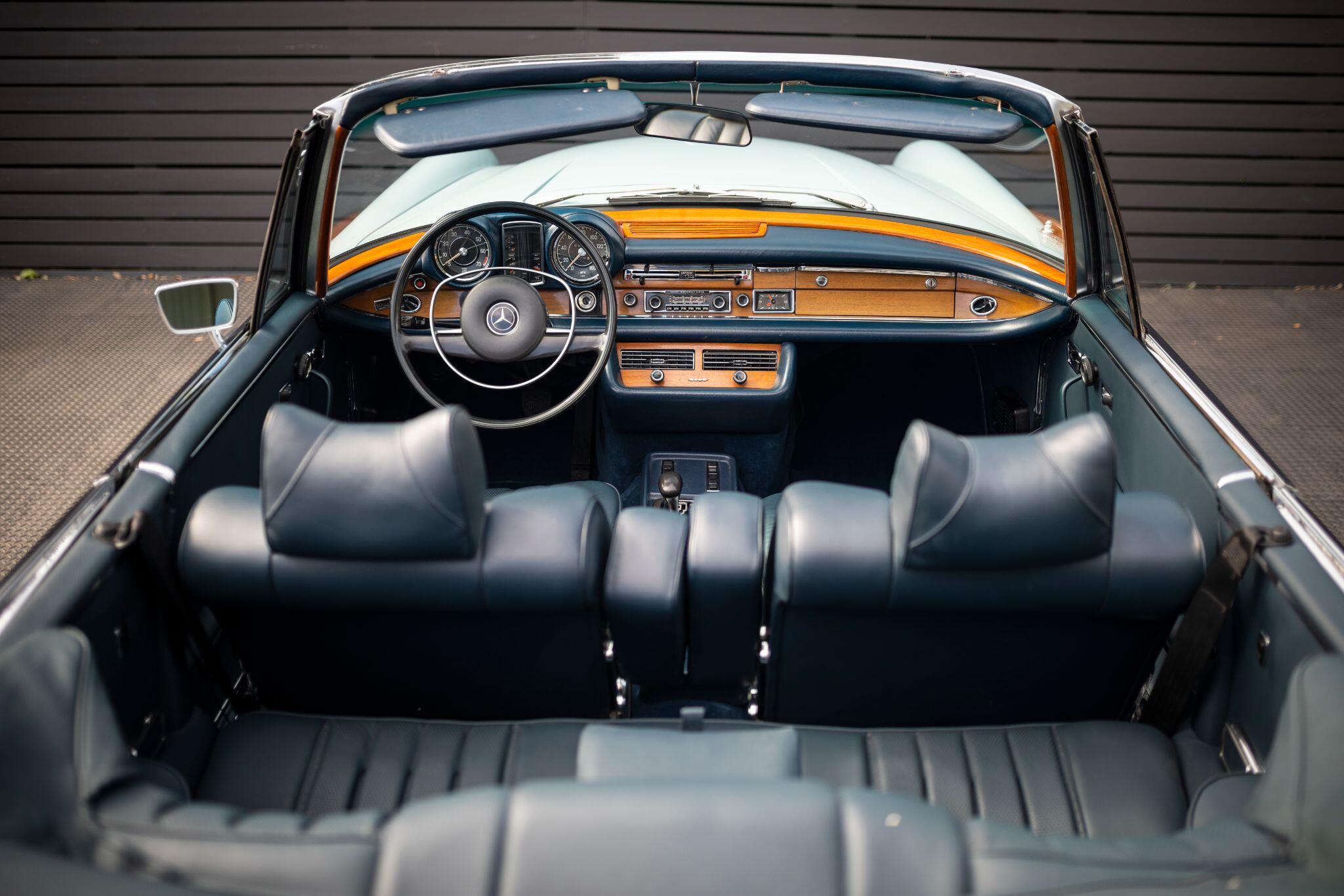 Mercedes-Benz 280 view 37