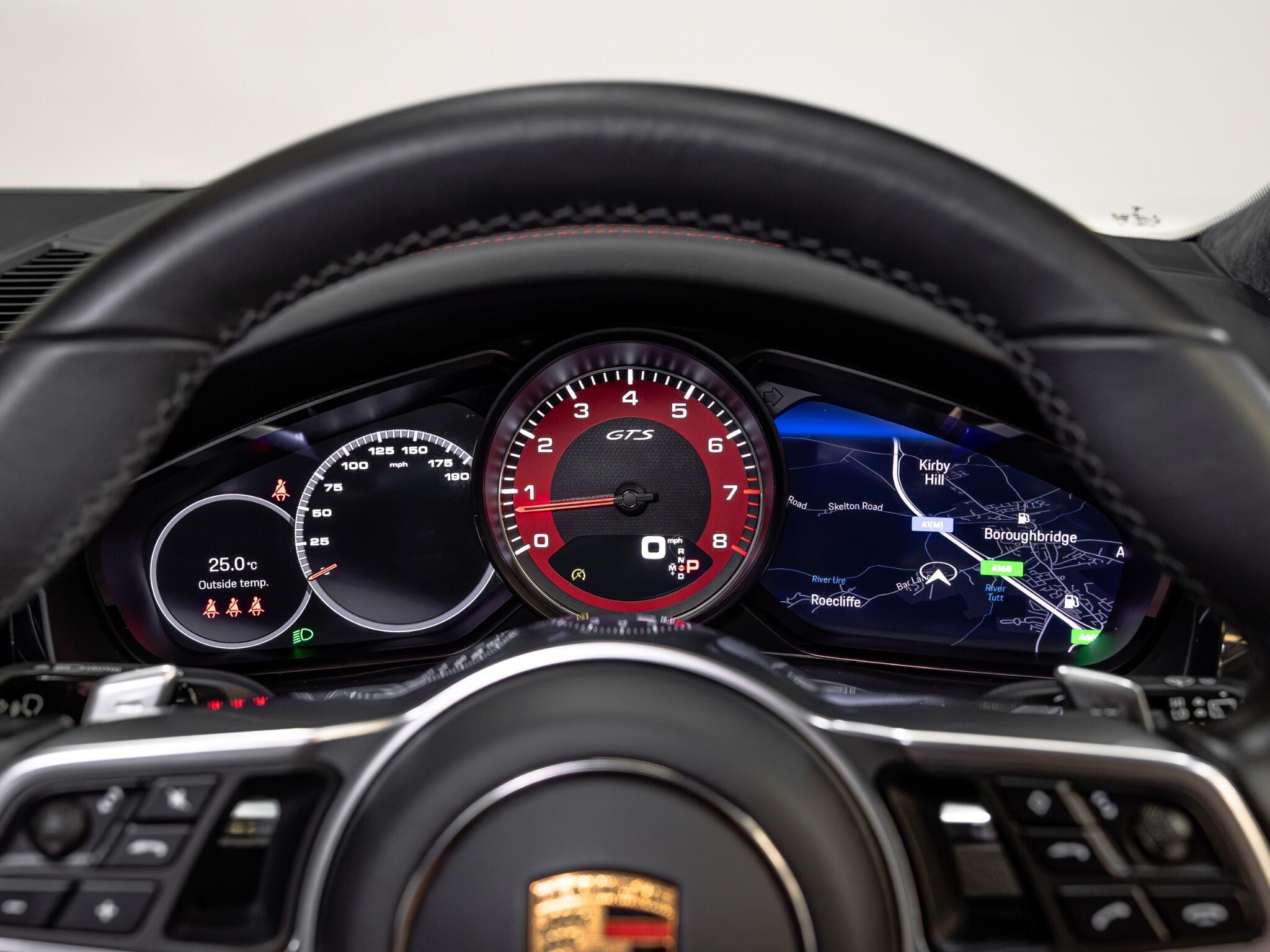 Porsche Cayenne view 16