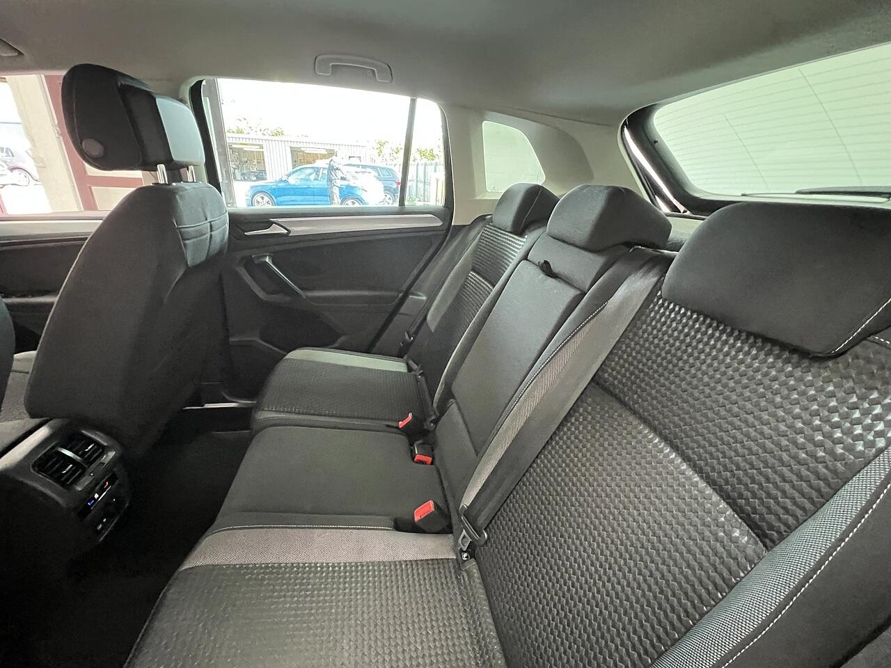 Volkswagen Tiguan view 17