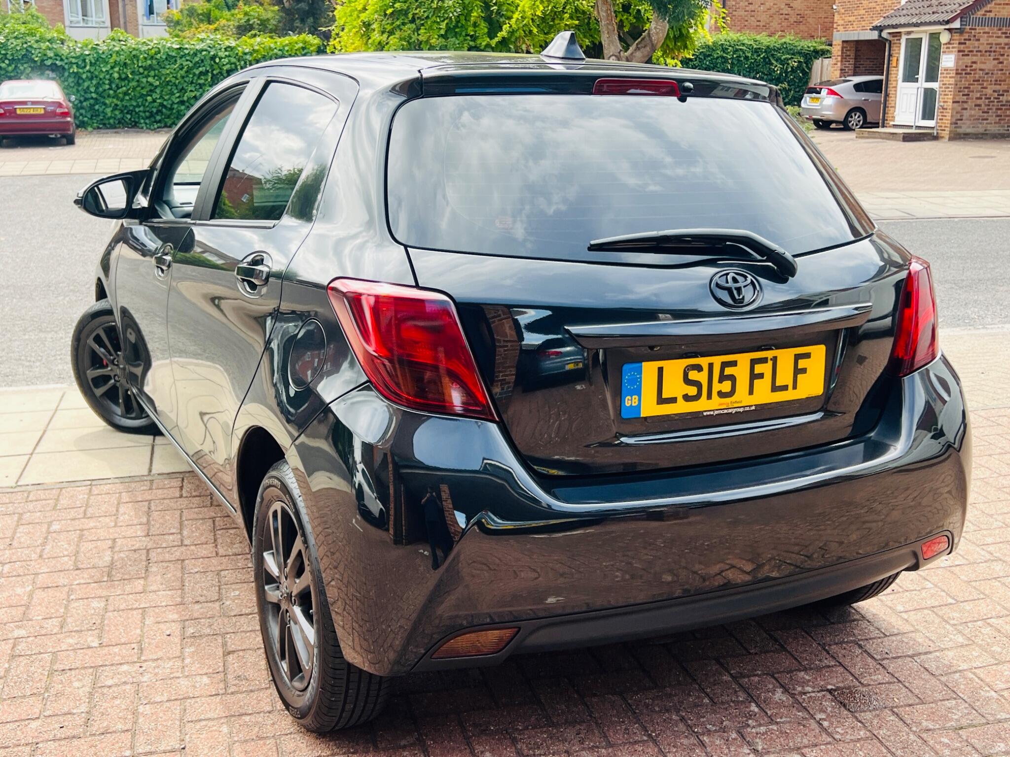 Toyota Yaris view 4