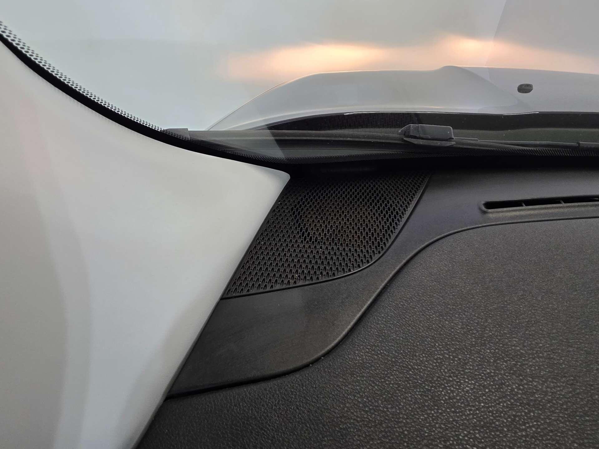 Jeep Renegade view 31