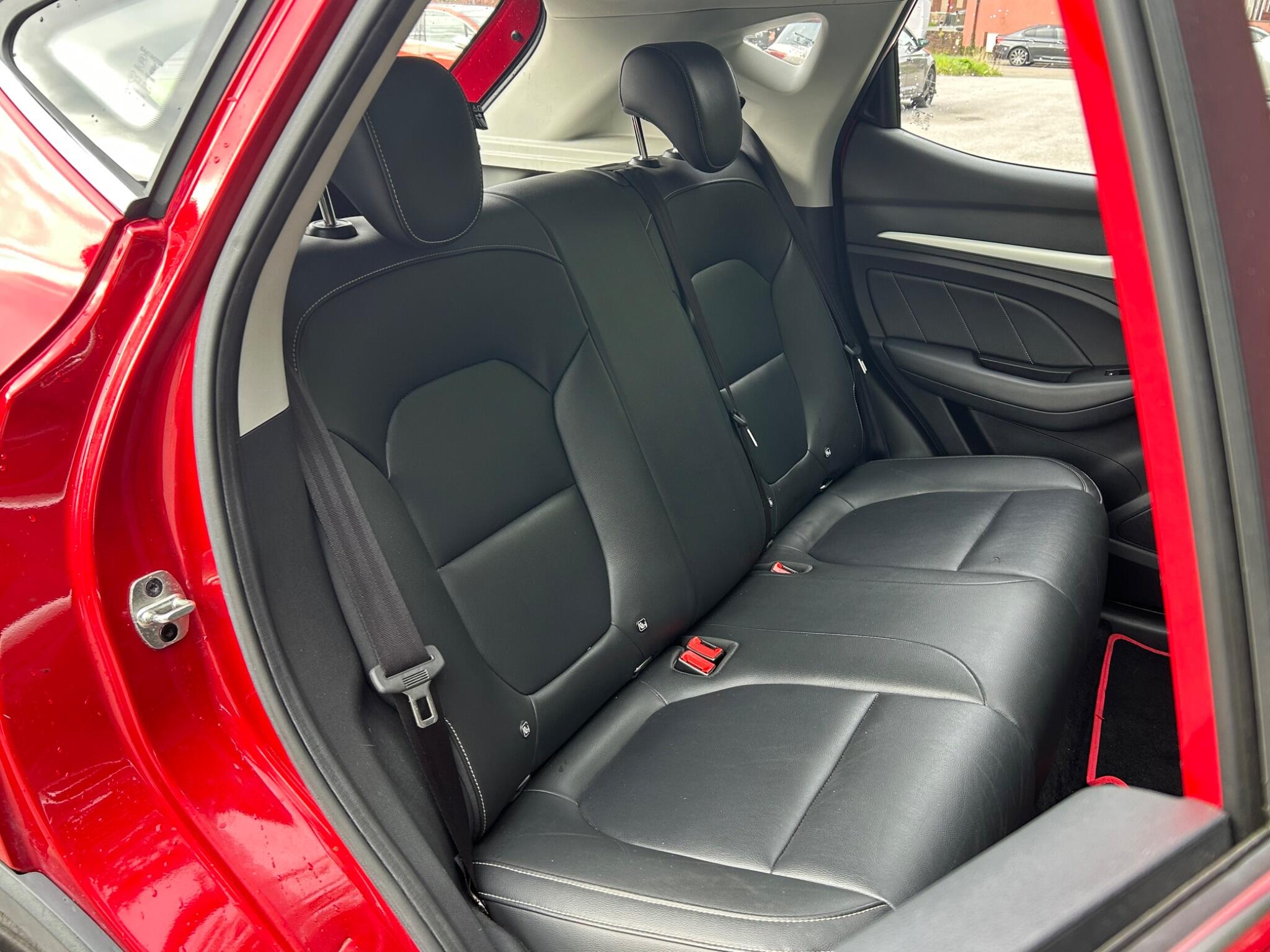 MG ZS view 25