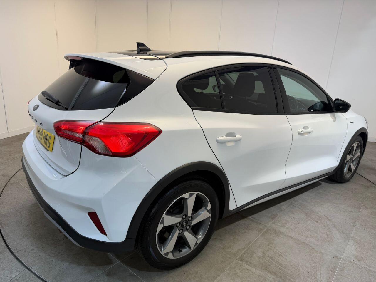 Ford Focus view 48