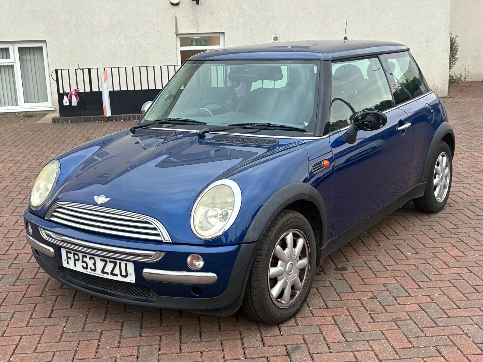 Mini Hatch view 12
