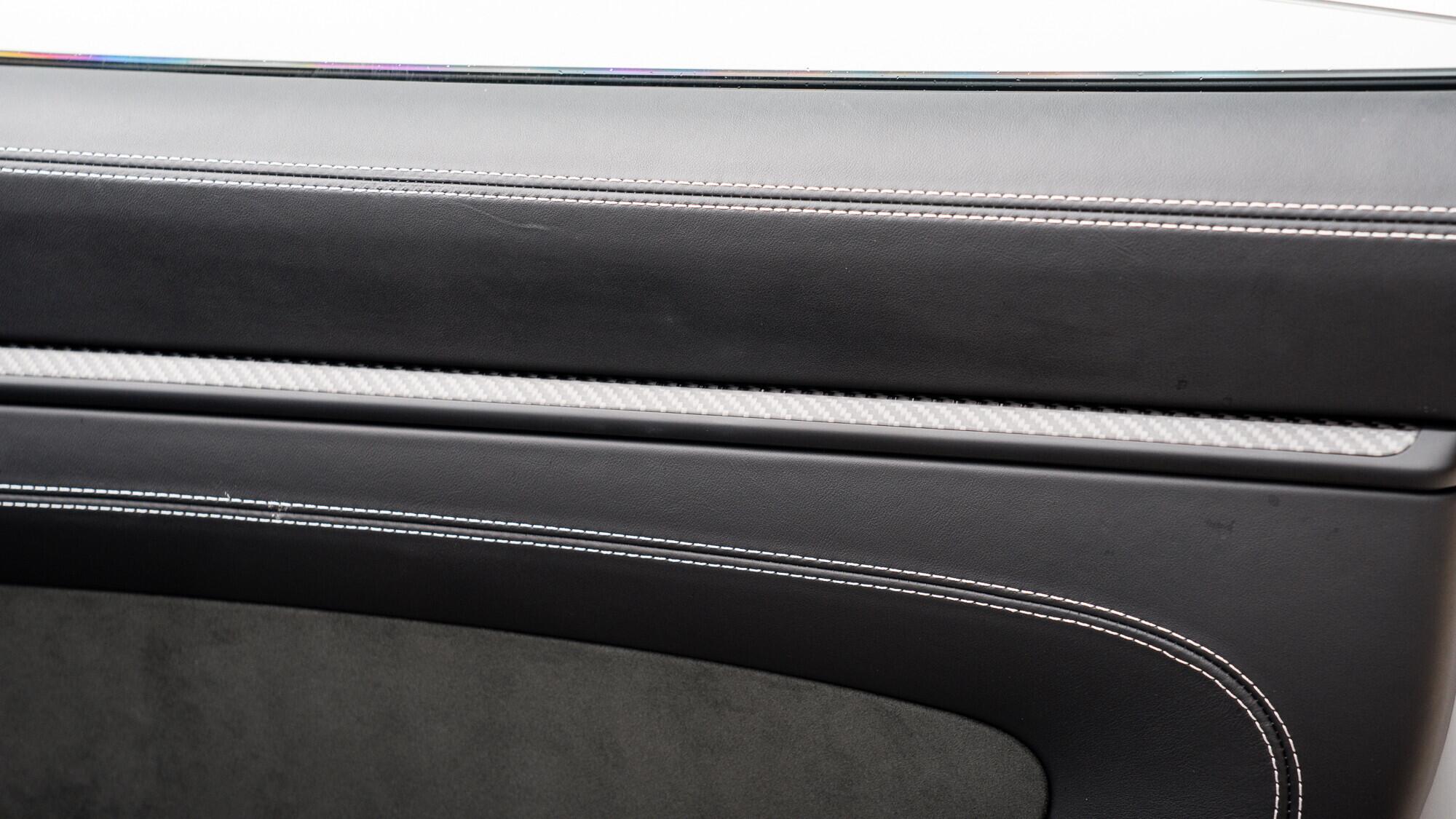 Porsche 911 view 32