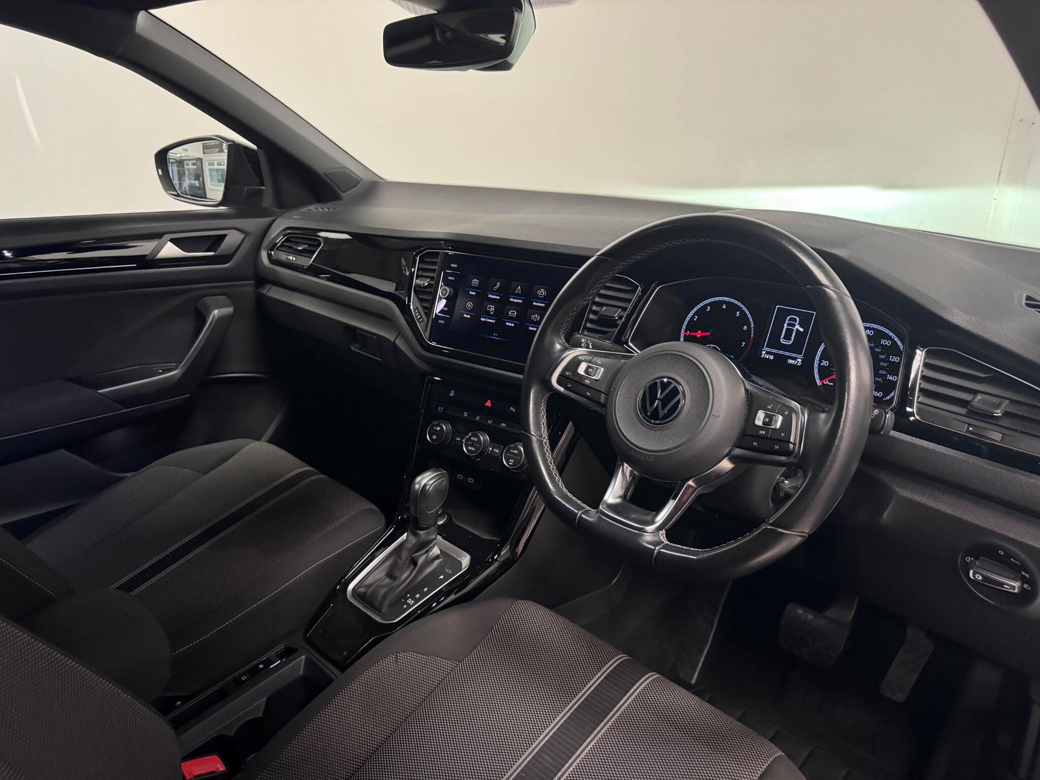 Volkswagen T-Roc view 26