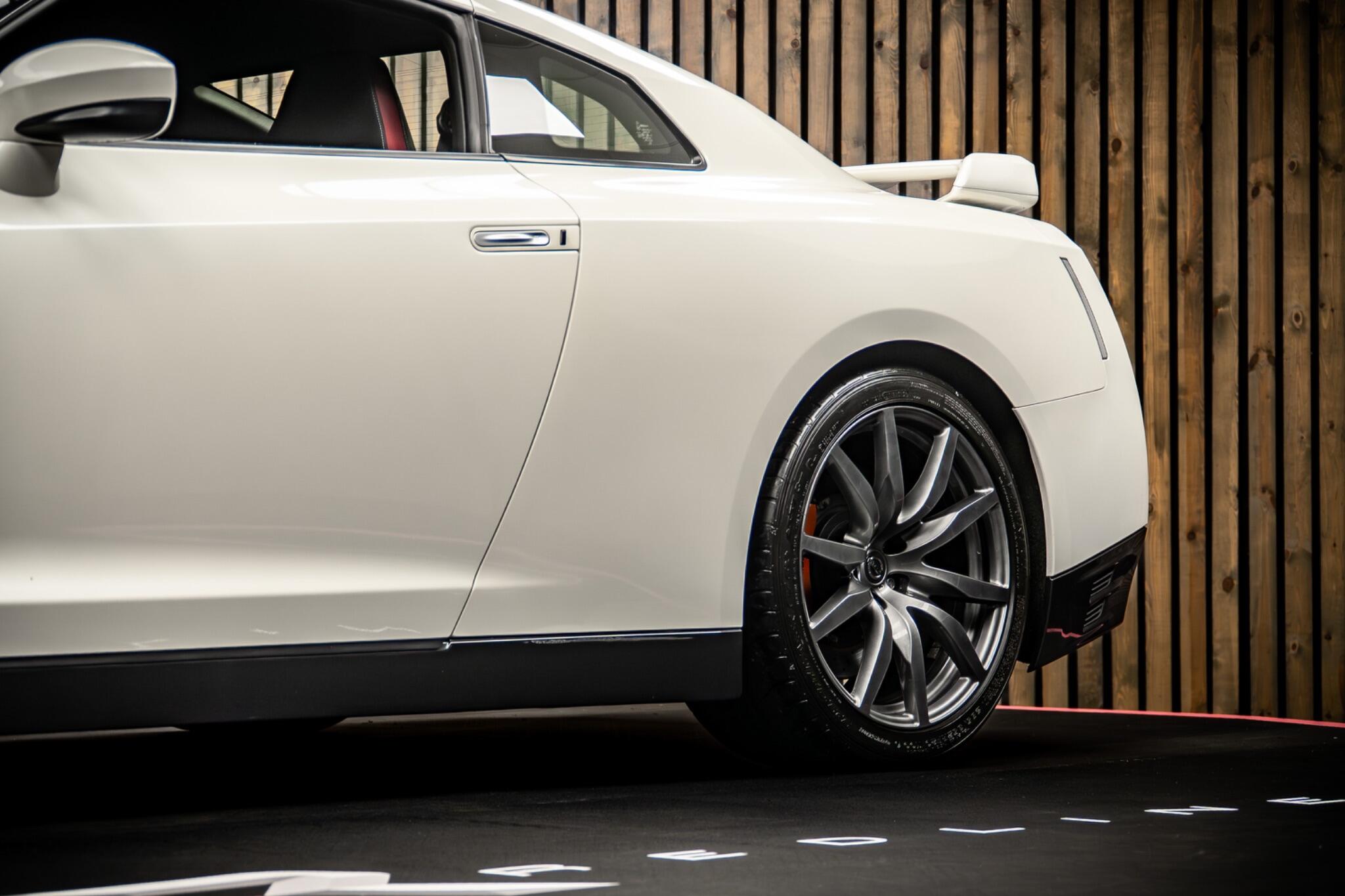 Nissan GT-R view 16