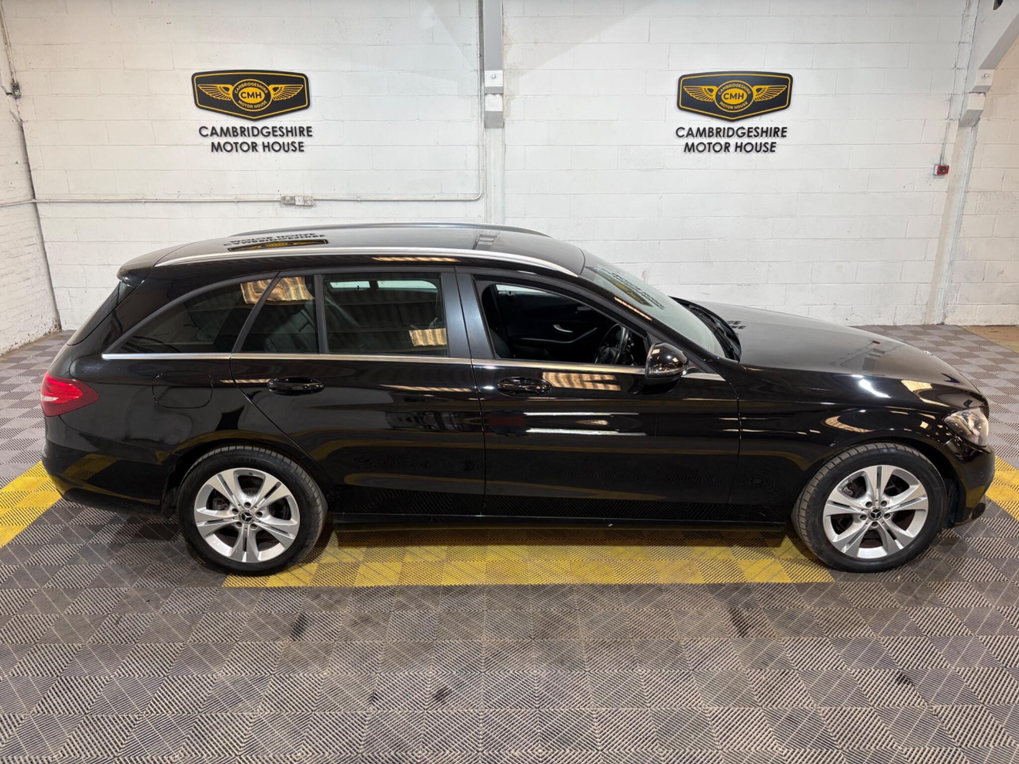 Mercedes-Benz C Class view 35