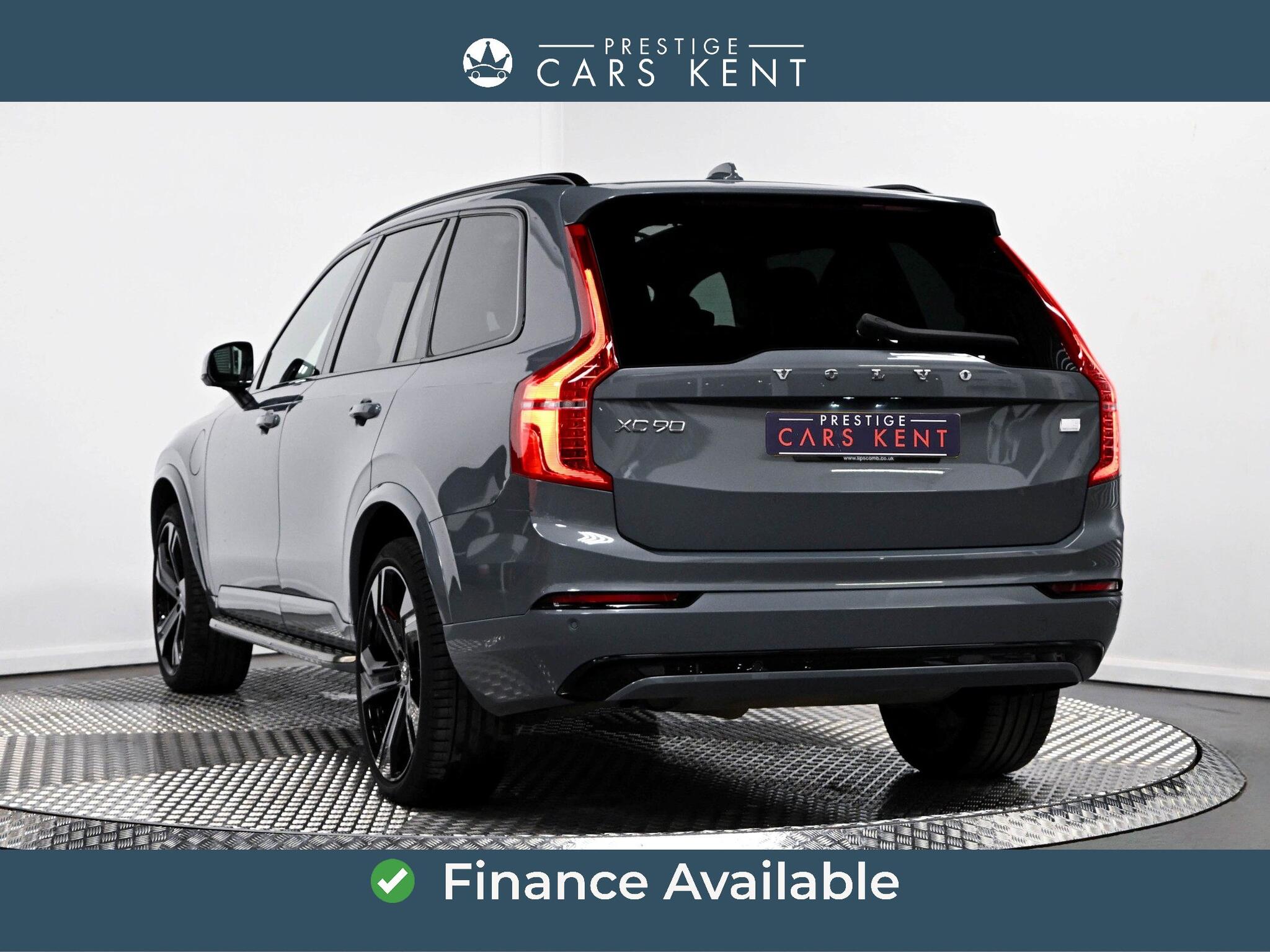 Volvo XC90 view 3