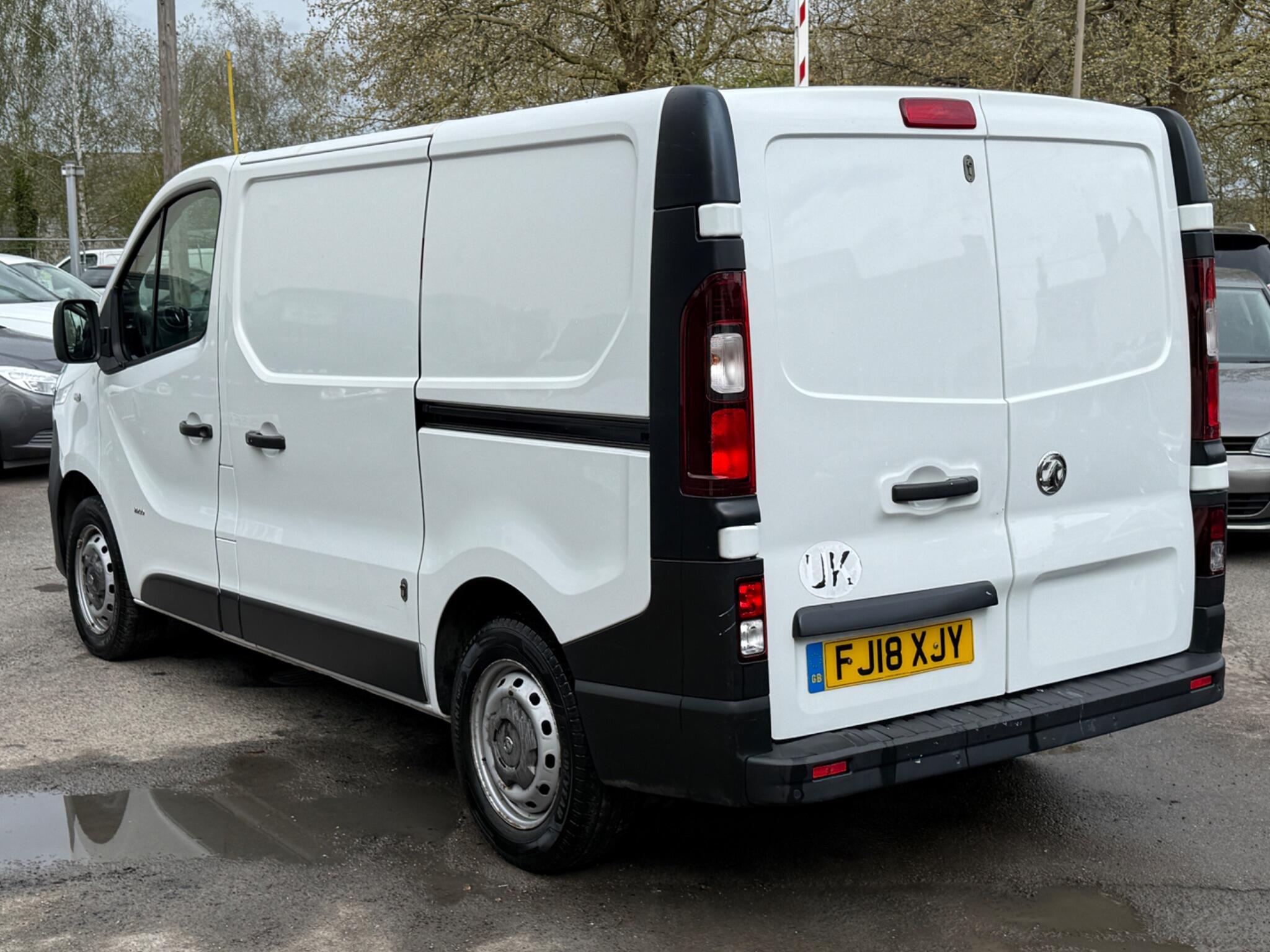 Vauxhall Vivaro - Image 14