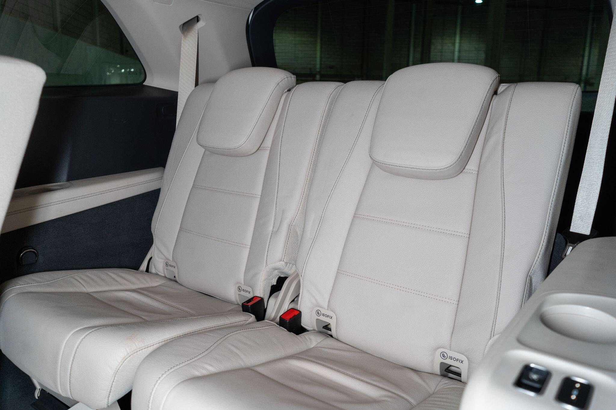 Mercedes-Benz GLS view 21