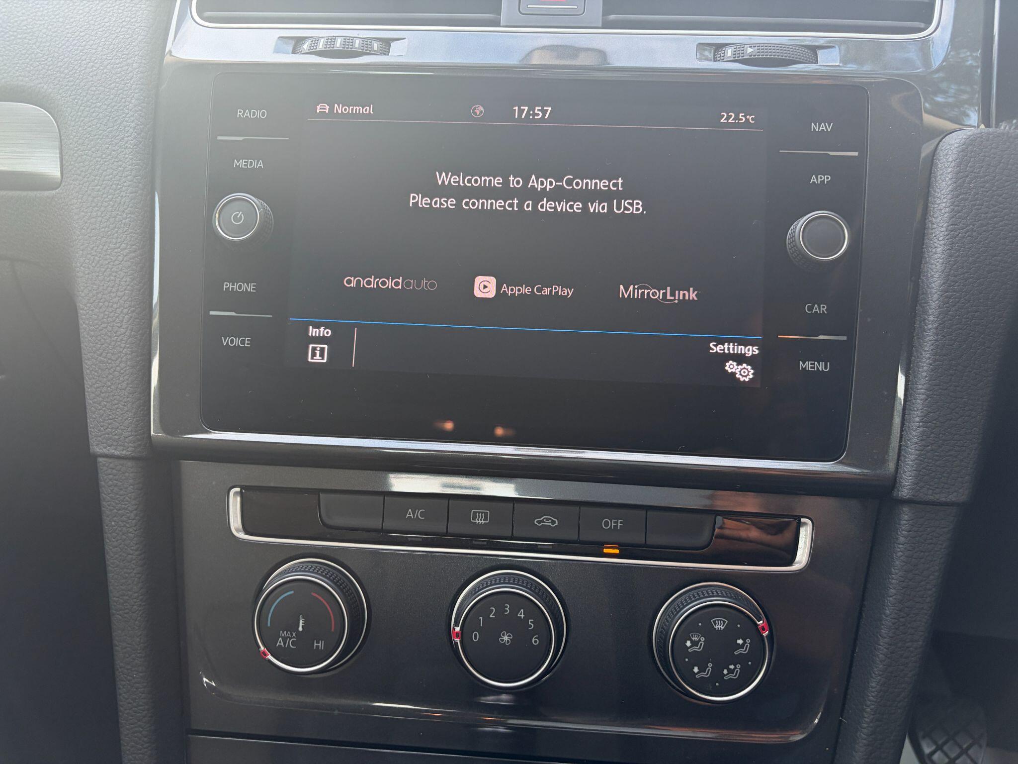 Volkswagen Golf view 18