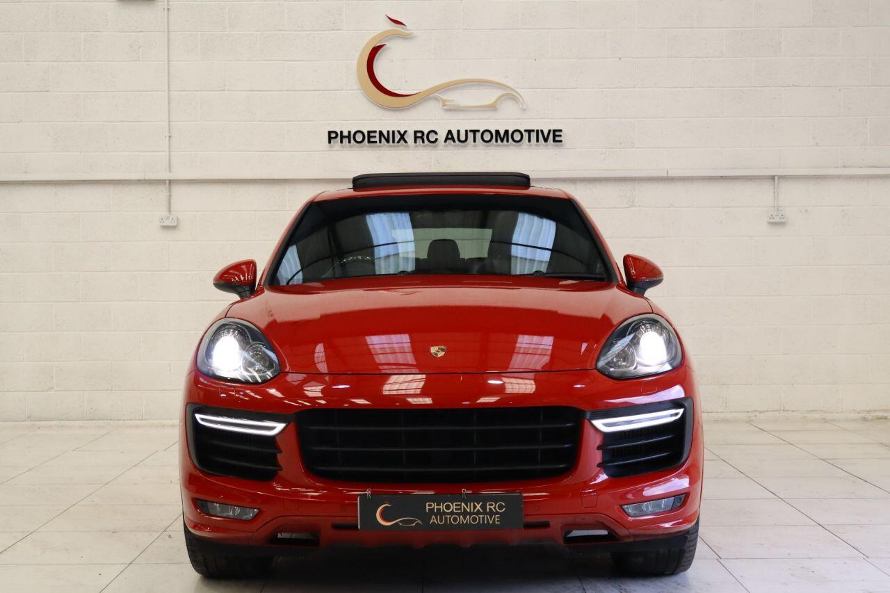Porsche Cayenne view 4