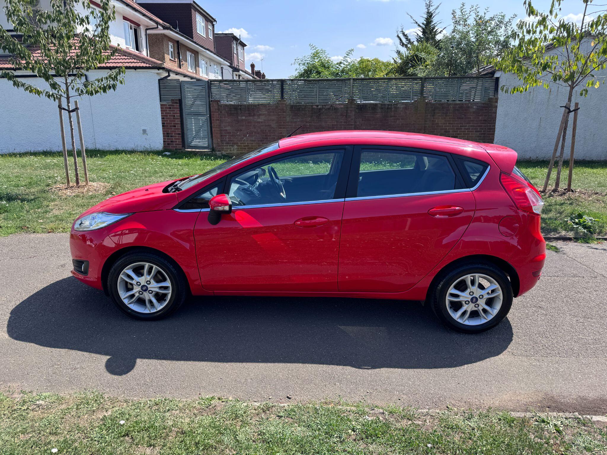 2015 Ford Fiesta image 10
