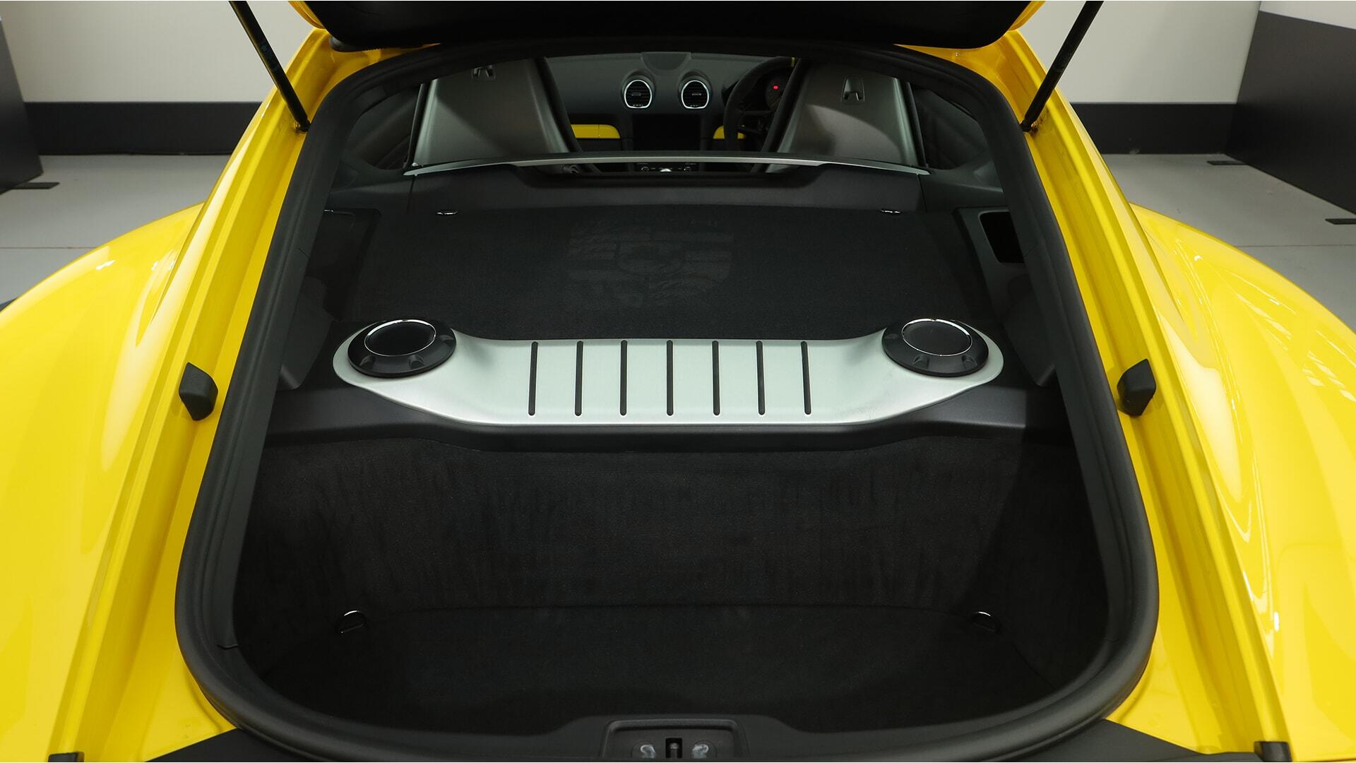 Porsche Cayman view 30