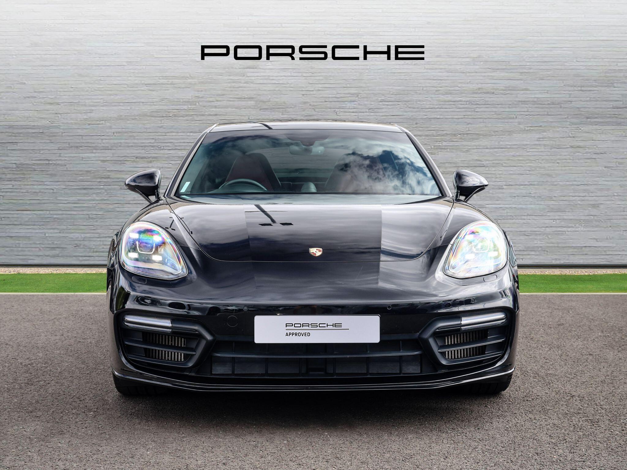 Porsche Panamera view 39