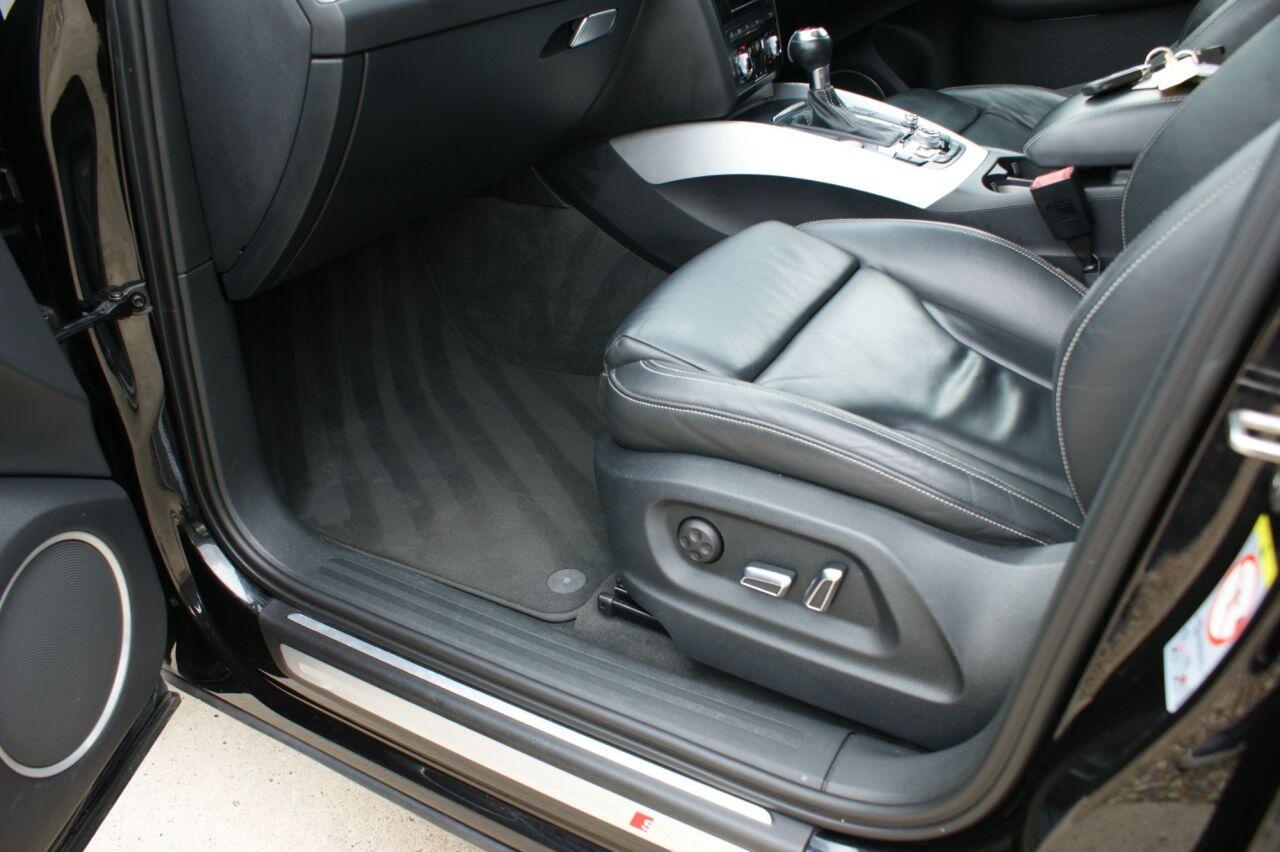 Audi SQ5 view 27