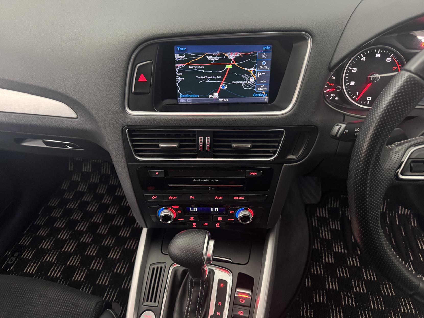 Audi Q5 view 64