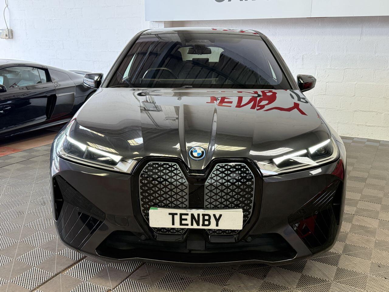 BMW Ix view 2