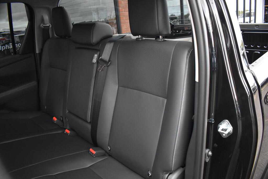 Toyota Hilux view 43