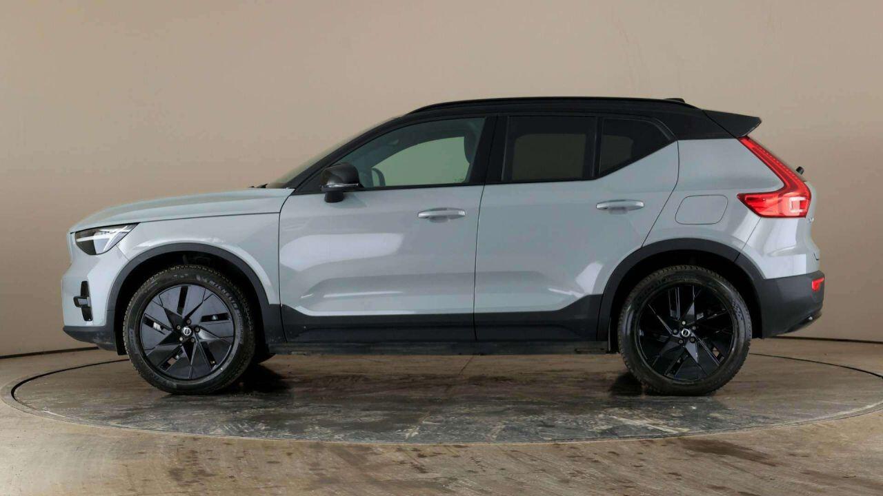 Volvo XC40 view 5