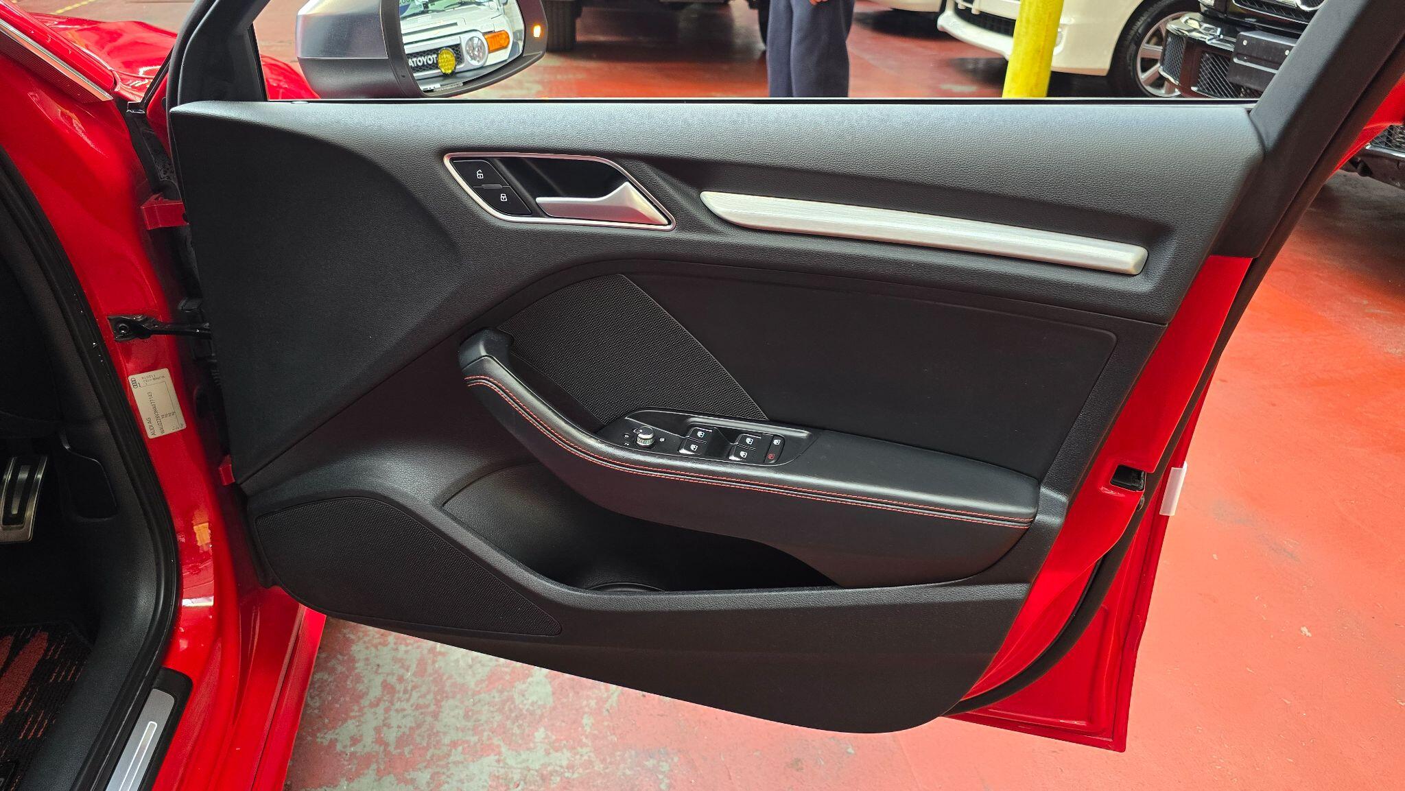 Audi S3 view 32