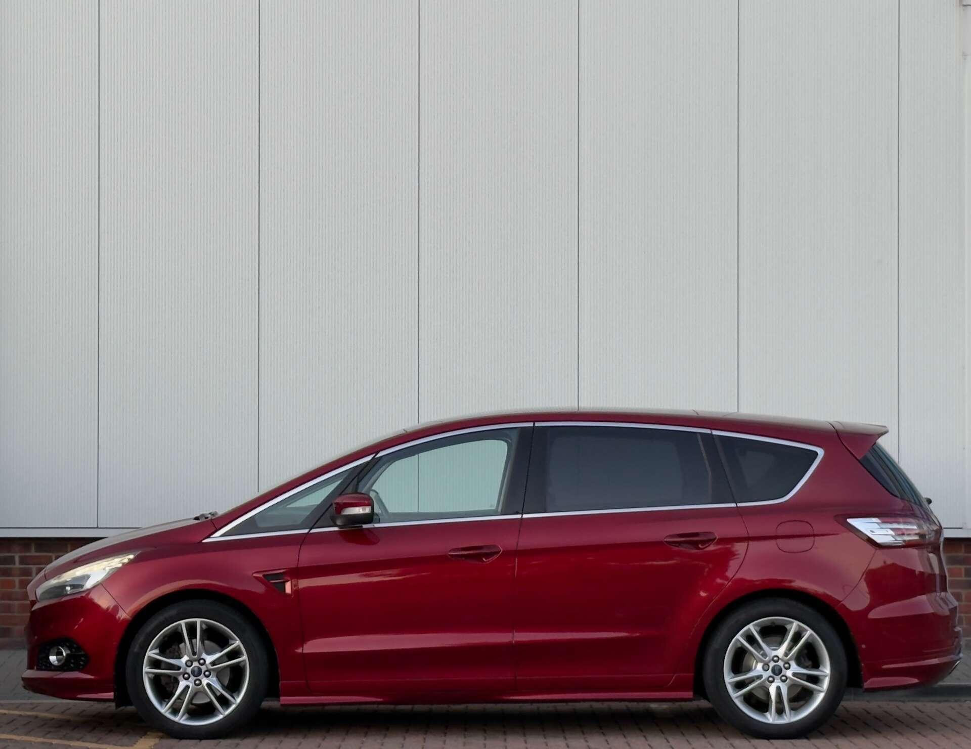 Ford S-Max view 8