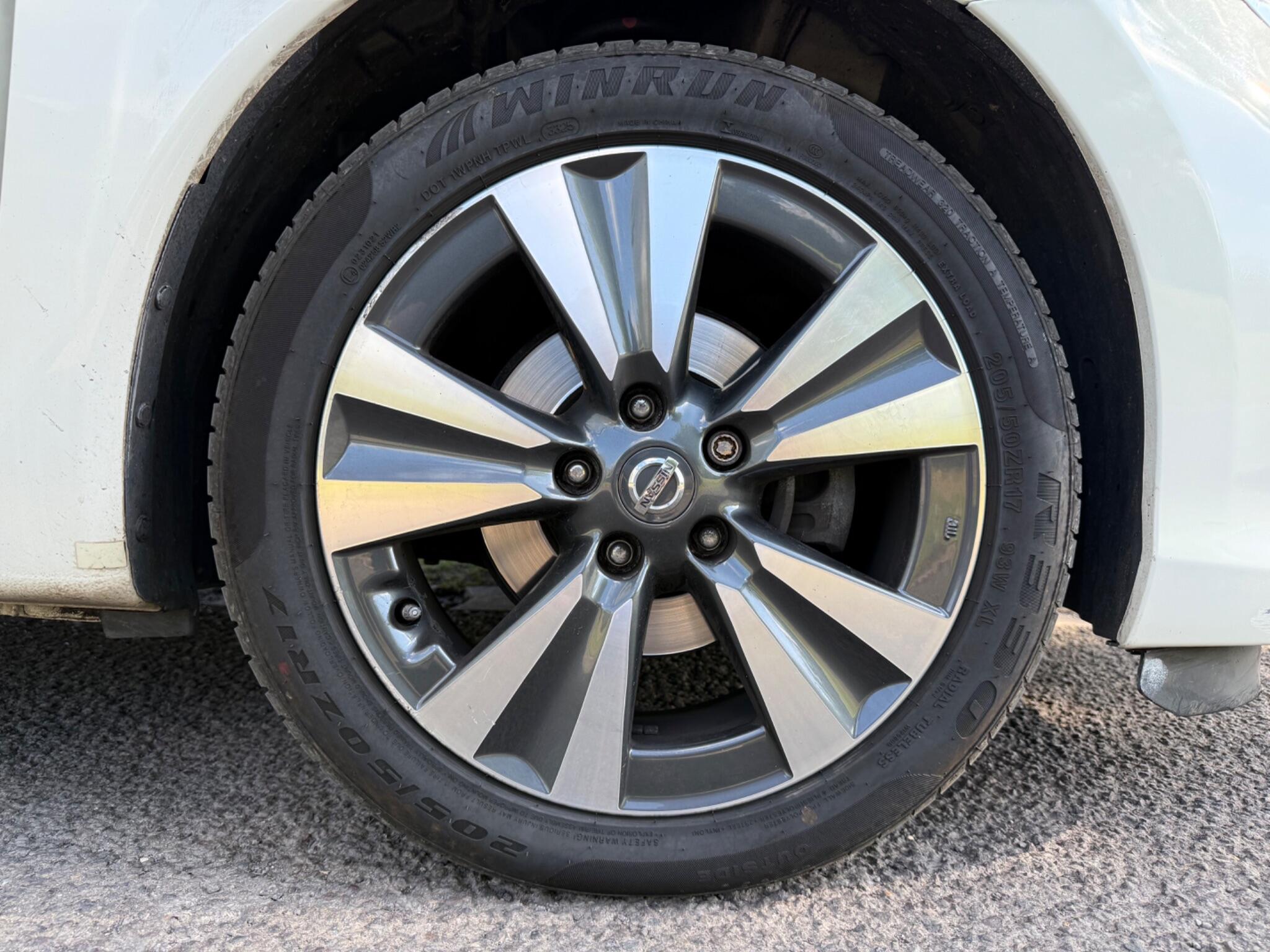 Nissan Pulsar view 23