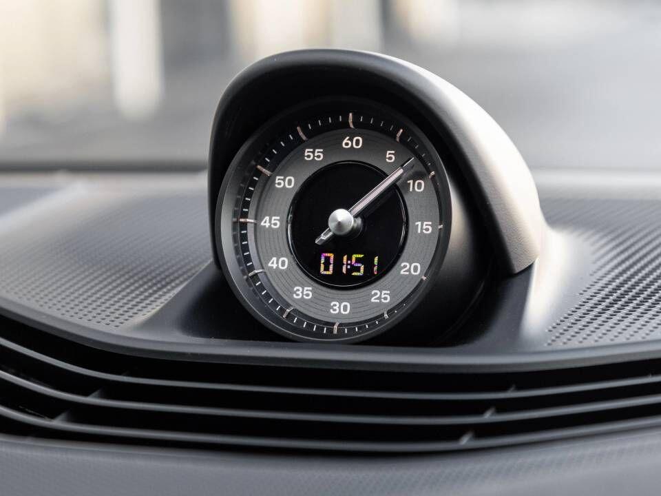 Porsche Taycan view 52
