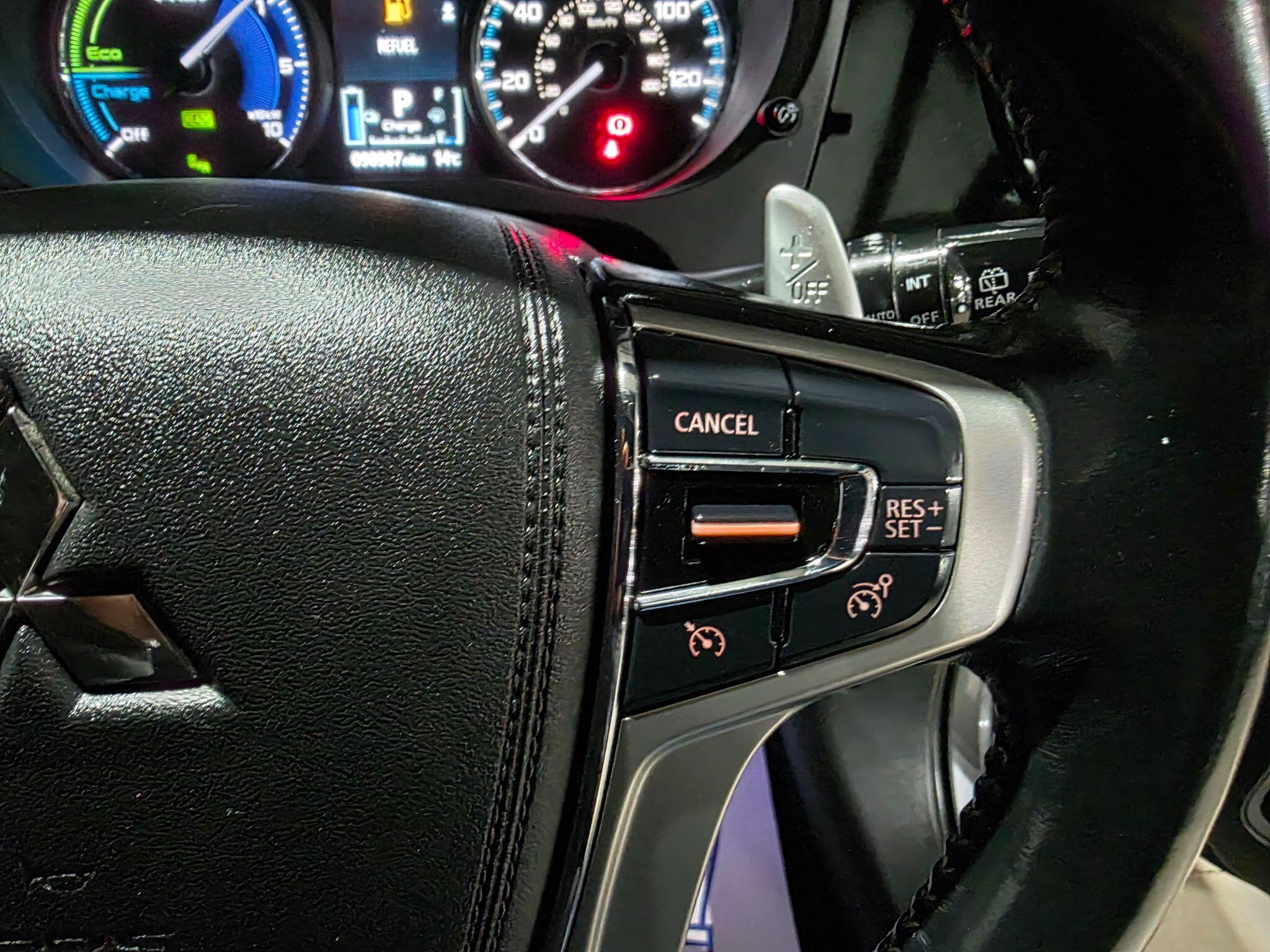 Mitsubishi Outlander view 17