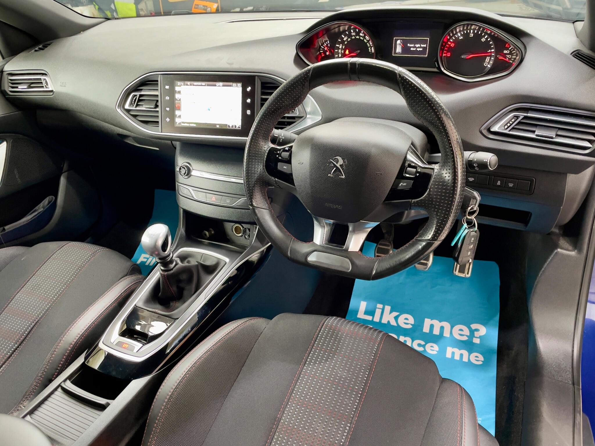 Peugeot 308 view 6