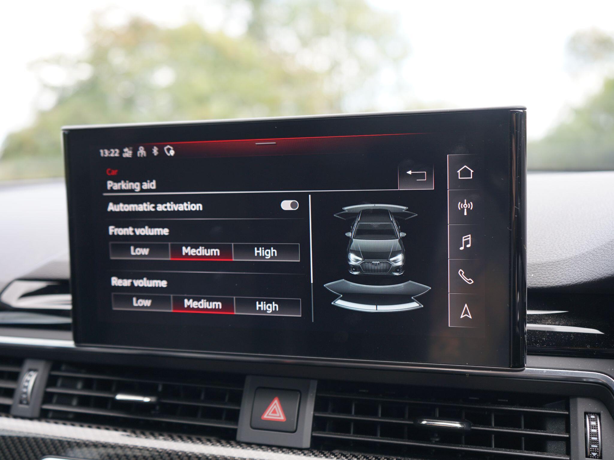 Audi RS4 Avant view 45