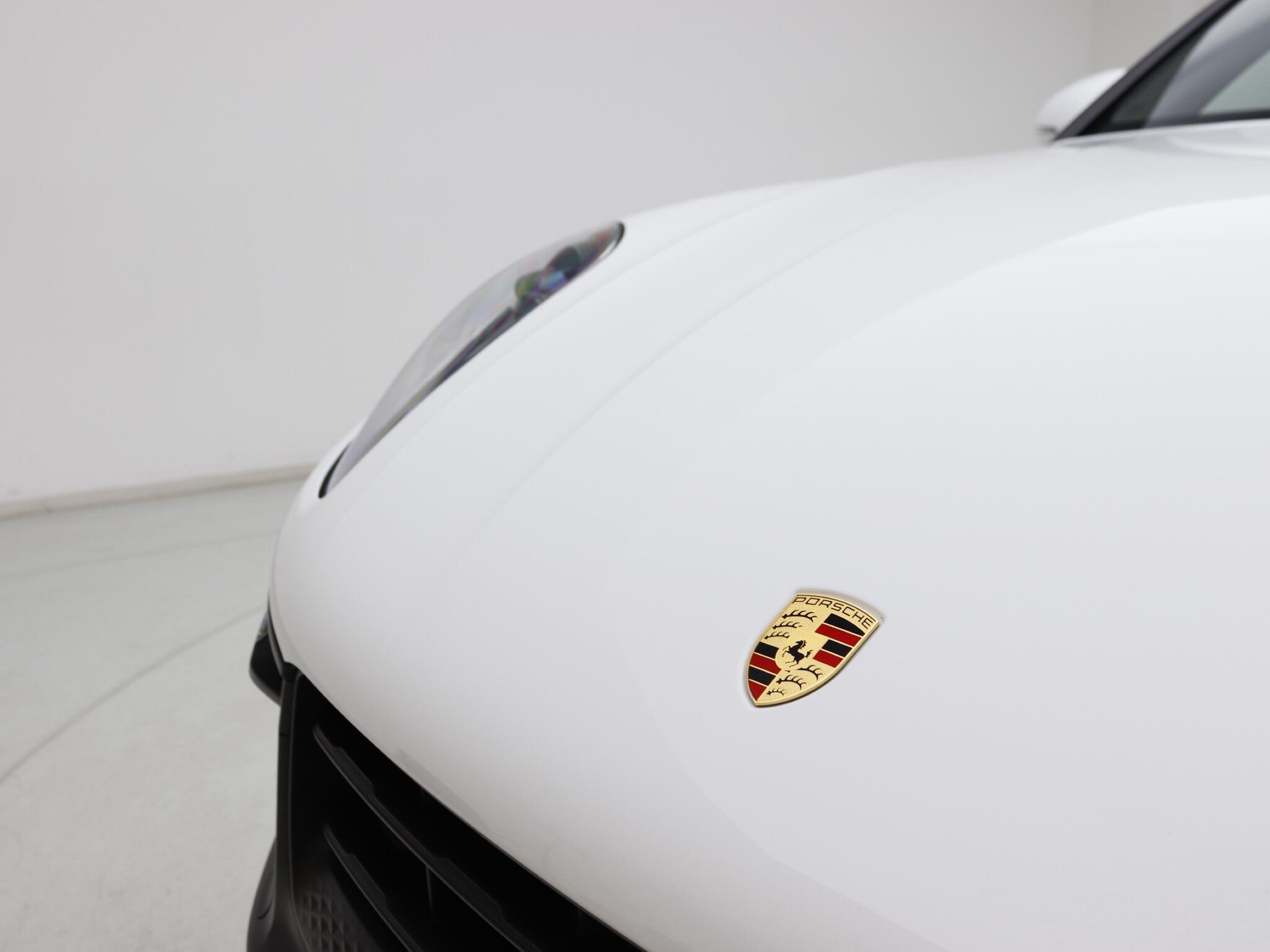 Porsche Macan view 23